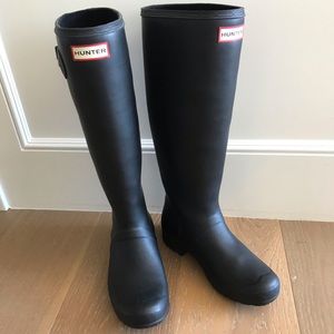 Hunter rain boots. Matte black size 8.